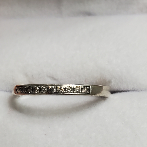 Silver ring with natural diamonds from Ben moss jewelers. - Picture 3 of 7